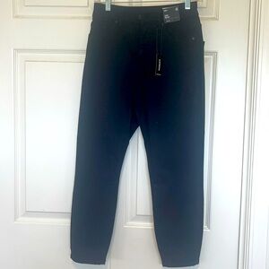 NWT- EXPRESS curvy skinny high-rise jeans. 4Short